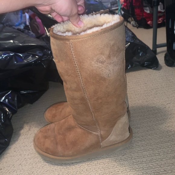 Ugg Boots - Picture 1 of 4